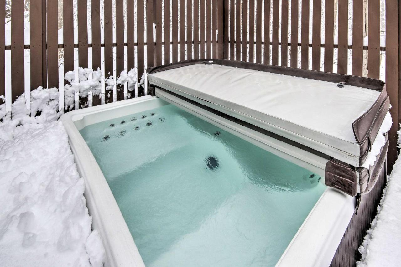 Modern Mountain Retreat With Deck And Hot Tub! Villa Chester Gap Bagian luar foto