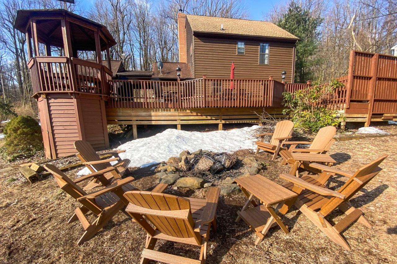 Modern Mountain Retreat With Deck And Hot Tub! Villa Chester Gap Bagian luar foto